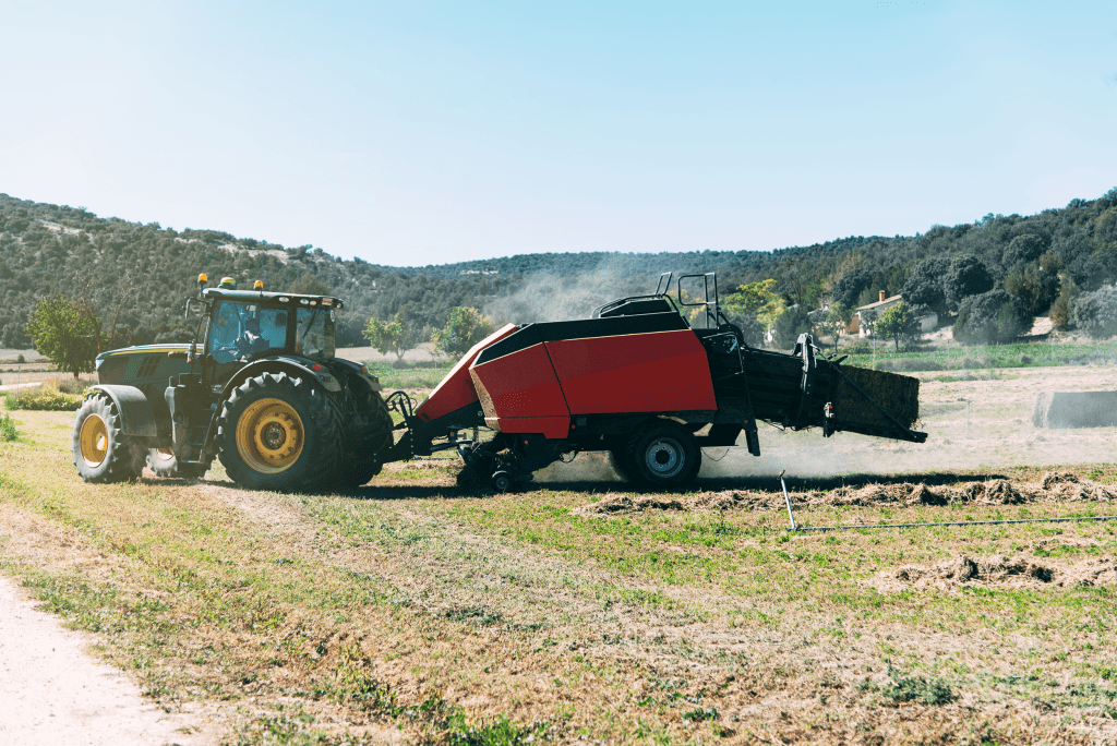 tractor-meddle-cultivation-field