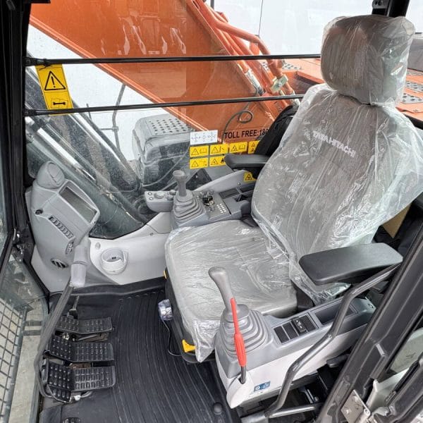 8Hachi Excavator Hitachi ZX370 – Putere 272 Hp , 37,6 Tone (Nou 2025) +